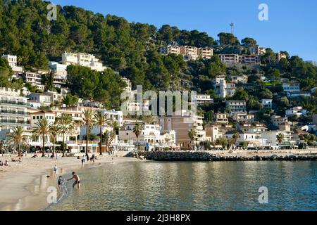 Spagna, Isole Baleari, Maiorca, Port de Soller, la spiaggia e le residenze balneari Foto Stock