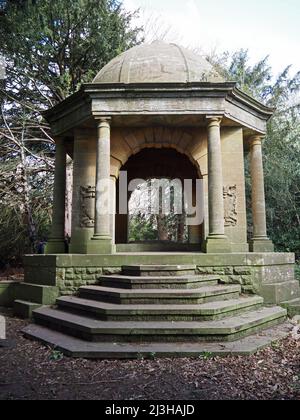 Sir Henry Samuelson Mausoleo 'Tempio del sonno' Wisley e Ockham Common, Chatley Heath, Surrey, Regno Unito. Foto Stock