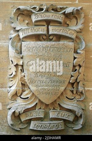 Sir Henry Samuelson Mausoleo 'Tempio del sonno' Wisley e Ockham Common, Chatley Heath vicino alla Semaphore Tower Foto Stock