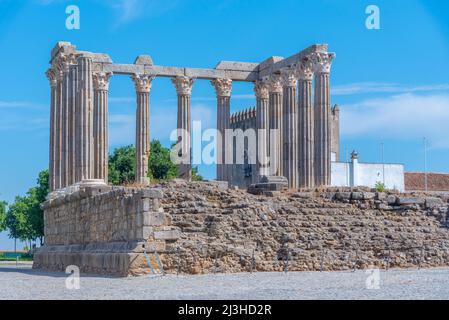 Tempio di Diana nella città portoghese Evora. Foto Stock