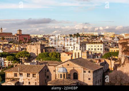 Veduta aerea di Roma in tempo nuvoloso, Europa Foto Stock