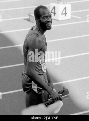 EDVIN MOSES USA 400 m atleta vincitore di ostacoli alla nave campione del mondo IAAF a Helsinki Finlandia 1983 agosto Foto Stock