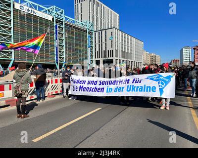 Manifestazione di pace contro la guerra Ucraina a Berlino, 13.03.2022 Foto Stock