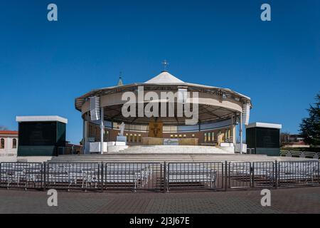 L'altare all'aperto della chiesa di San Giacomo a Međugorje, Bosnia-Erzegovina Foto Stock