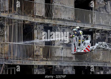 Fuoco rovinato, grande complesso residenziale di fuoco a Essen, Renania settentrionale-Vestfalia, Germania Foto Stock