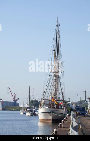 Nave da addestramento a vela Grand Duchessa Elisabeth presso la Hunte, Elsfleth, Contea di Wesermarsch, bassa Sassonia, Germania, Europa Foto Stock