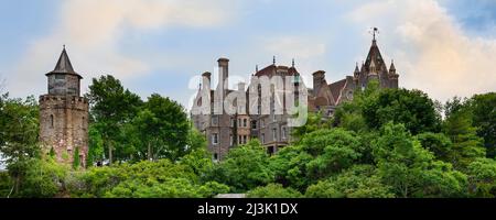 Boldt Castle su Heart Island nella baia di Alexandria delle Thousand Islands; New York, Stati Uniti d'America Foto Stock