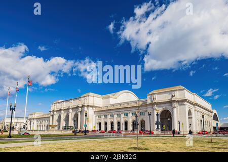 Washington DC, Apr 1 2022 - Sunny view of the Union Station Foto Stock