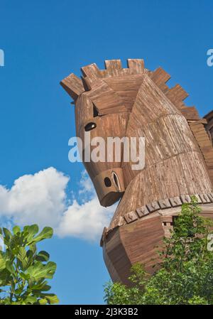 Troy, Provincia di Canakkale, Turchia. Ricostruzione immaginaria del cavallo di Troia. Troy è un sito patrimonio dell'umanità dell'UNESCO. Foto Stock
