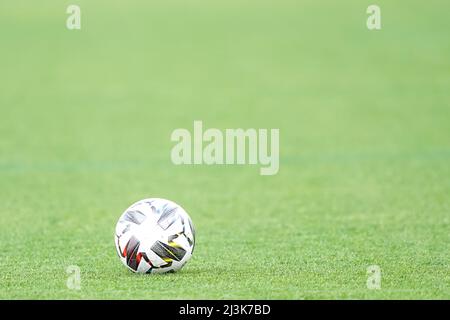 Bucarest, Romania. 08th Apr 2022. Calcio durante la partita di calcio della Coppa del mondo femminile tra Romania e Svizzera allo Stadionul Arcul de Triumf di Bucarest, Romania. Daniela Porcelli /SPP Credit: SPP Sport Press Photo. /Alamy Live News Foto Stock