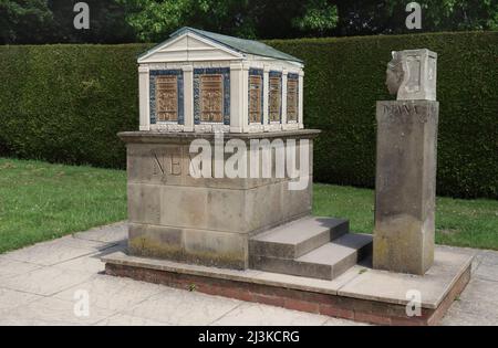 Santuario della dea romana Diana, Rufford Abbey Country Park, Newark, Nottinghamshire, Regno Unito Foto Stock