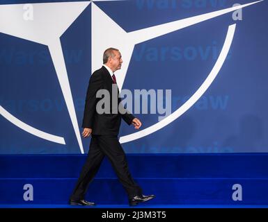 Varsavia, Polonia. 08th luglio 2016. Il presidente turco Recep Tayyip Erdogan al vertice dell'Organizzazione del Trattato del Nord Atlantico in Polonia. Credit: SOPA Images Limited/Alamy Live News Foto Stock