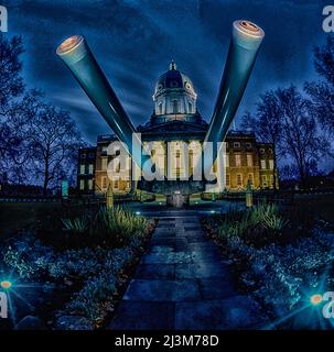 Ritratto notturno dei Musei della Guerra Imperiale, Londra, Inghilterra Foto Stock