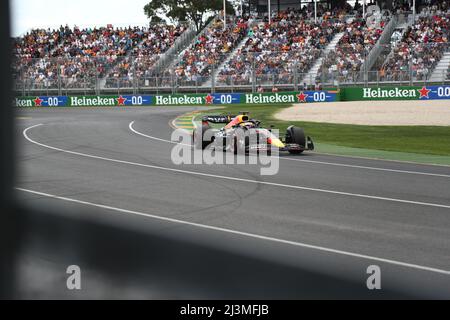 Albert Park, Melbourne, Victoria, Australia. 09th Apr 2022. FIA Formula uno World Championship 2022 - Formula uno Rolex Australian Grand Prix - Max Verstappen (Olanda) Racing per Oracle Red Bull Racing Team alla guida della (33) Red Bull powertrains RB18 durante la pratica una per la gara tre del FIA Formula uno World Championship 2022-Image Credit: brett keating/Alamy Live News Foto Stock