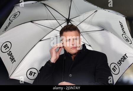 Liverpool, Regno Unito. 9th aprile 2022. Jake Humphrey presenta per BT Sports prima della partita della Premier League al Goodison Park, Liverpool. Il credito dovrebbe essere: Darren Staples / Sportimage Foto Stock