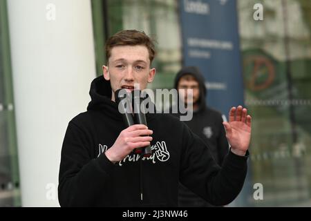 Londra, Regno Unito. 09th Apr 2022. Relatori Piers Corbyn agli studenti contro la tirannia all'Imperial College di Londra, Regno Unito - 9 aprile 2022. Credit: Picture Capital/Alamy Live News Foto Stock