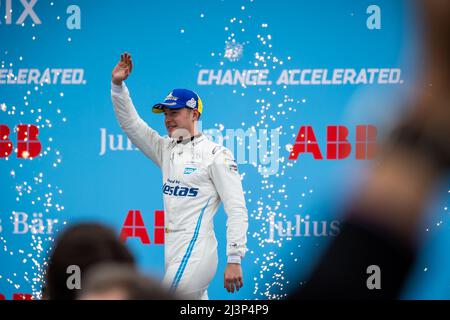 Roma, Italia. 09th Apr 2022. VANDOORNE Stoffel (bel), Mercedes-EQ Silver Arrow 02, podio ritratto durante l'ePrix di Roma 2022, incontro 3rd del Campionato del mondo di Formula e ABB FIA 2021-22, sul circuito Cittadino dell’EUR dal 8 al 10 aprile, a Roma, Italia - Photo Germain Hazard / DPPI Credit: DPPI Media/Alamy Live News Foto Stock