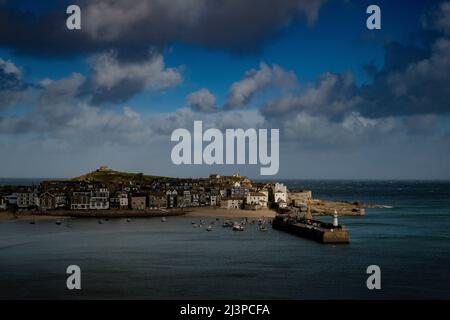 St Ives Harbour, with sunlight, Cornwall Foto Stock