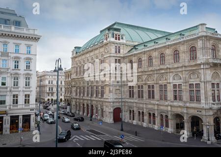 Teatro dell'Opera di Vienna (Wiener Staatsoper) e Albertinaplatz - Vienna, Austria Foto Stock