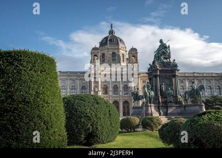 Piazza Maria Teresa (Maria Theresien Platz) e l'imperatrice Maria Teresa Monumento di Kaspar von Zumbusch, 1888 - Vienna, Austria - Vienna, Austria Foto Stock