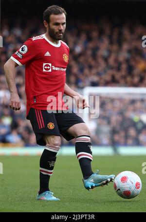 Liverpool, Inghilterra, 9th aprile 2022. Juan Mata del Manchester United durante la partita della Premier League al Goodison Park, Liverpool. Il credito dovrebbe essere: Darren Staples / Sportimage Foto Stock