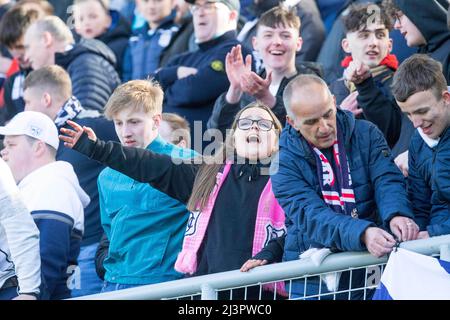 9th aprile 2022, Tannadice Park, Dundee, Scozia: Calcio della premiership scozzese, Dundee United contro Dundee; fan di Dundee Foto Stock