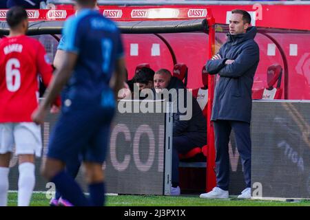 UTRECHT, PAESI BASSI - APRILE 9: Coach Sjors Ultee di Fortuna Sittard durante la partita olandese Eredivie tra FC Utrecht e Fortuna Sittard allo Stadion Galgenwaard il 9 Aprile 2022 a Utrecht, Paesi Bassi (Foto di Joris Verwijst/Orange Pictures) Foto Stock