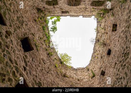 Vista del cielo tra le mura di zil Kale, Camlihemsin, Rize, Turchia Foto Stock