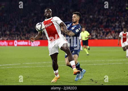 AMSTERDAM - (lr) Brian Brobbey di Ajax, Micheal Pinto di Sparta Rotterdam durante la partita olandese Eredivie tra Ajax e Sparta Rotterdam alla Johan Cruijff Arena il 9 aprile 2022 ad Amsterdam, Paesi Bassi. ANP MAURICE VAN STEEN Foto Stock