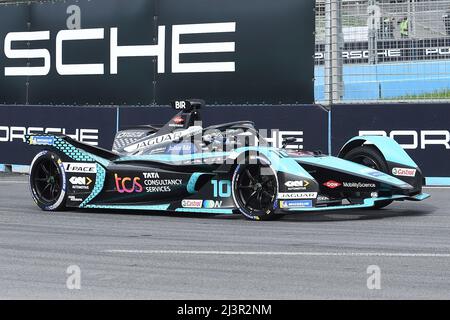 Roma, Italia , 09th aprile 2022 foto da sinistra a destra, Sam Bird (gbr) Jaguar TCS Racing ABB FIA Formula e World Championship 4th round Credit: Massimo insabato/Alamy Live News Foto Stock