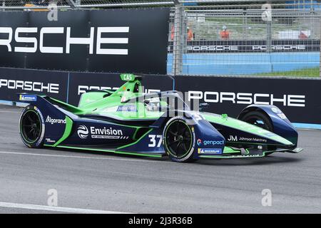 Roma, Italia , Aprile 09th , 2022 da sinistra a destra, Nick Cassidy (aus) Envision Racing ABB FIA Formula e World Championship 4th round Credit: Massimo Insabato/Alamy Live News Foto Stock