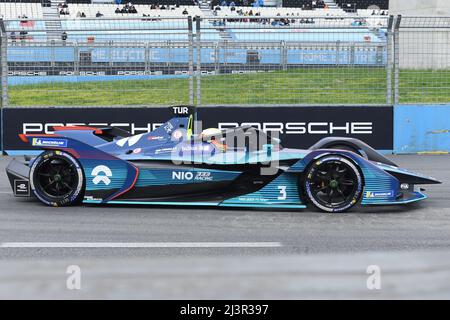 Roma, Italia , 09th aprile 2022 foto da sinistra a destra, Oliver Turvey (gbr) NIO 333 FE Team ABB FIA Formula e World Championship 4th round Credit: Massimo Insabato/Alamy Live News Foto Stock