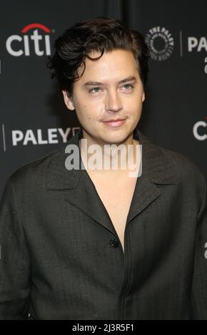 Hollywood, CA. 9th Apr 2022. Cole Sprouse al tappeto rosso Riverdale durante il PaleyFest la 2022 al Dolby Theatre di Hollywood, California, il 9 aprile 2022. Credit: Faye Sadou/Media Punch/Alamy Live News Foto Stock