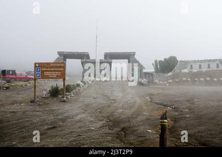 Ingresso alla riserva naturale di produzione di Chimborazo Foto Stock