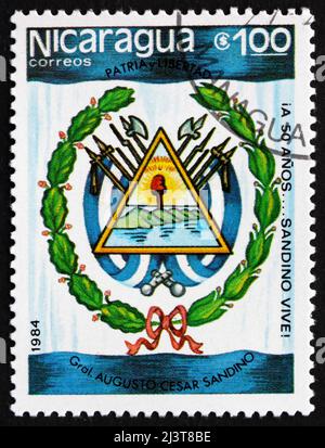 NICARAGUA - CIRCA 1984: Un francobollo stampato in Nicaragua mostra Augusto Cesar Sandino, Arms, circa 1984 Foto Stock
