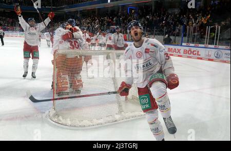 Spiel 3 v. 3: Nürnberg contro DEG um den Einzug in die Playoff Foto Stock