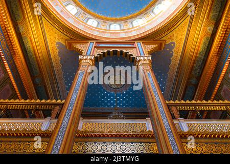 Moschea di Yildiz Hamidiye a Istanbul. Architettura islamica foto. Foto di sfondo di Ramadan o kandil o laylat al-qadr o arte islamica. Istanbul Turchia - Foto Stock