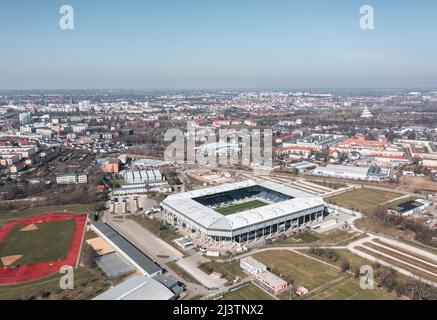 Magdeburg, Germania - Marzo 2022: Vista aerea sulla MDCC-Arena, stadio sede del 1. FC Magdeburg Foto Stock