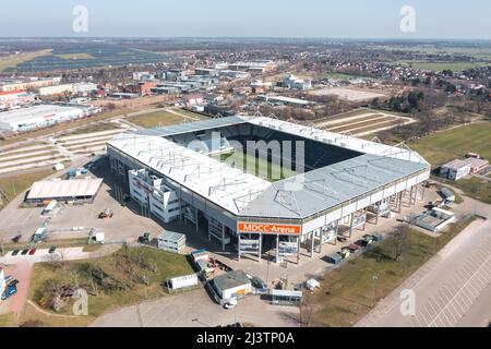 Magdeburg, Germania - Marzo 2022: Vista aerea sulla MDCC-Arena, stadio sede del 1. FC Magdeburg Foto Stock