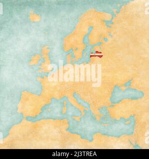 Lettonia (bandiera lettone) sulla mappa dell'Europa. La mappa è in stile estivo d'epoca e d'atmosfera soleggiata. La mappa ha una dolce grunge e l'atmosfera vintage, che Foto Stock