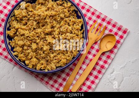 Mujadara - lenticchie e pilaf di riso, cucina mediorientale ricetta tradizionale piatto arabo Foto Stock