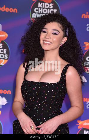 Santa Monica, CA. 9th Apr 2022. Malia Baker al Nickelodeon Kids' Choice Awards 2022 al Barker Hangar di Santa Monica, California, il 9 aprile 2022. Credit: Jeffrey Mayer/JTM Photos/Media Punch/Alamy Live News Foto Stock