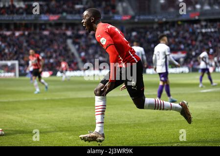 EINDHOVEN - Jordan Teze di PSV Eindhoven festeggia il 2-0 durante la partita olandese Erevisione tra PSV Eindhoven e RKC Waalwijk allo stadio Phillips il 10 aprile 2022 a Eindhoven, Paesi Bassi. ANP MAURICE VAN STEEN Foto Stock