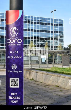 Annuncio per la UEFA Women's Euro England 2022 a Station Square, Milton Keynes. Foto Stock