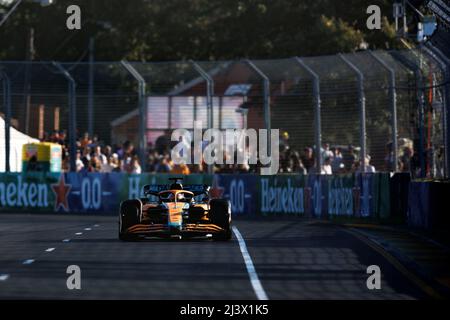 10th aprile 2022, Albert Park, Melbourne, Australia; FIA Formula 1 Gran Premio d'Australia, Race Day: Pilota McLaren Daniel Ricciardo durante la gara Foto Stock