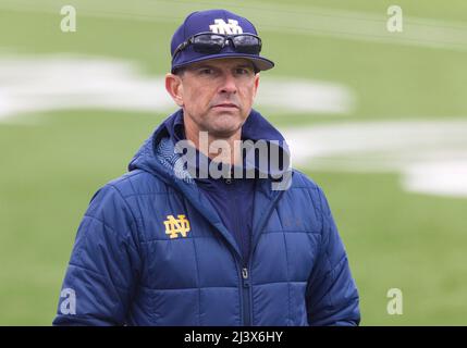 09 aprile 2022: Allenatore di Notre Dame link Jarrett durante la partita di baseball NCAA tra le Clemson Tigers e la Notre Dame Fighting Irish al Frank Eck Stadium di South Bend, Indiana. Notre Dame sconfisse Clemson 8-1. John Mersies/CSM. Foto Stock