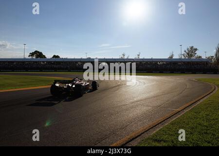 Melbourne, Australia. 10th Apr 2022. Charles Leclerc (MCO) del team Ferrari prende l'ultima curva 2nd durante il Gran Premio di Formula uno australiano sul circuito Albert Park Grand Prix 10. Aprile, 2022. Credit: Corleve/Alamy Live News Foto Stock