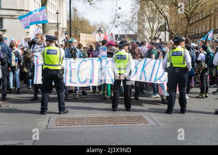 Protesta che chiede il divieto della terapia di conversione - Whitehall, Londra Foto Stock