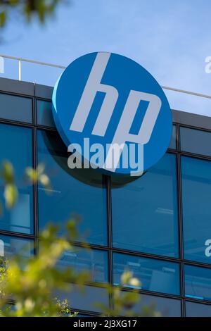 Logo sulla sede centrale di Hewlett-Packard France (HP France), una filiale della società americana HP Foto Stock