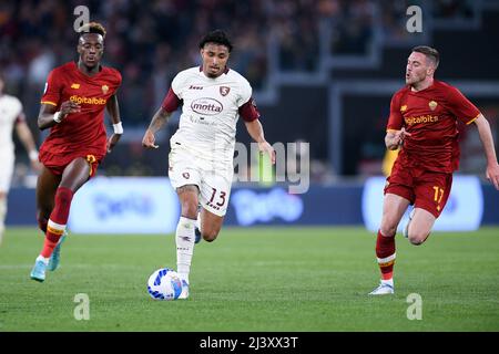 Roma, Italia. 10th Apr 2022. Ederson della US Salernitana 1919 durante la Serie A match tra Roma e US Salernitana 1919 allo Stadio Olimpico di Roma, Italia, il 10 aprile 2022. Credit: Giuseppe Maffia/Alamy Live News Foto Stock